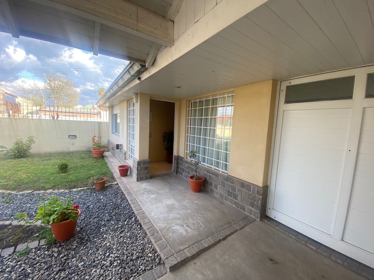 Venta- Casa cuatro ambientes totalmente reciclada.