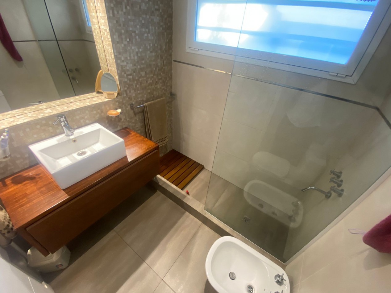 Venta- Casa cuatro ambientes totalmente reciclada.