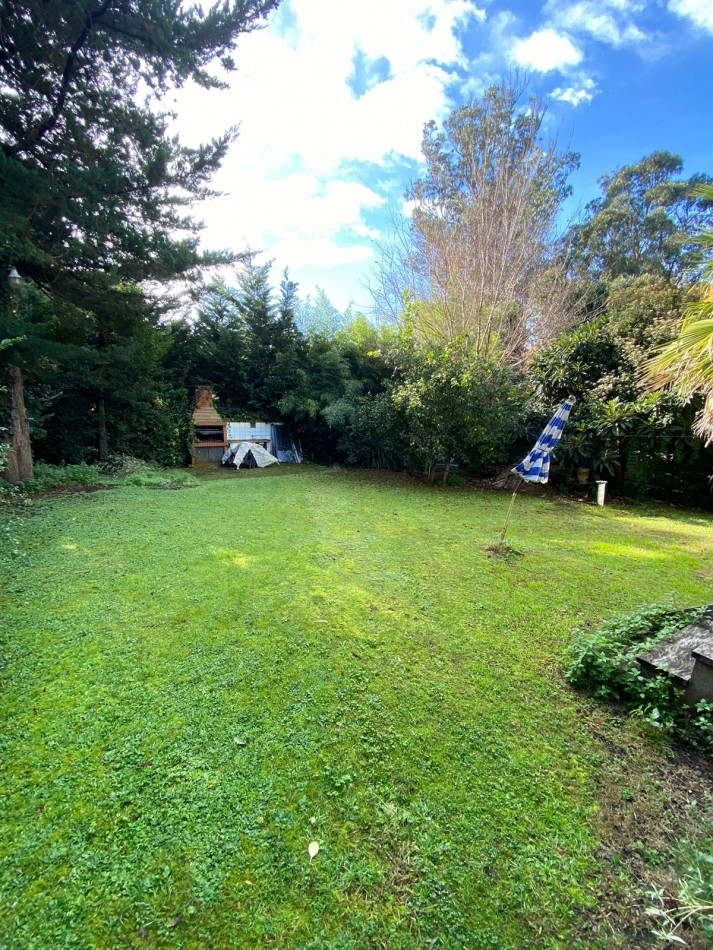 Venta- Casa de 3 ambientes con jardin, ubicada en el Bosque Peralta Ramos.