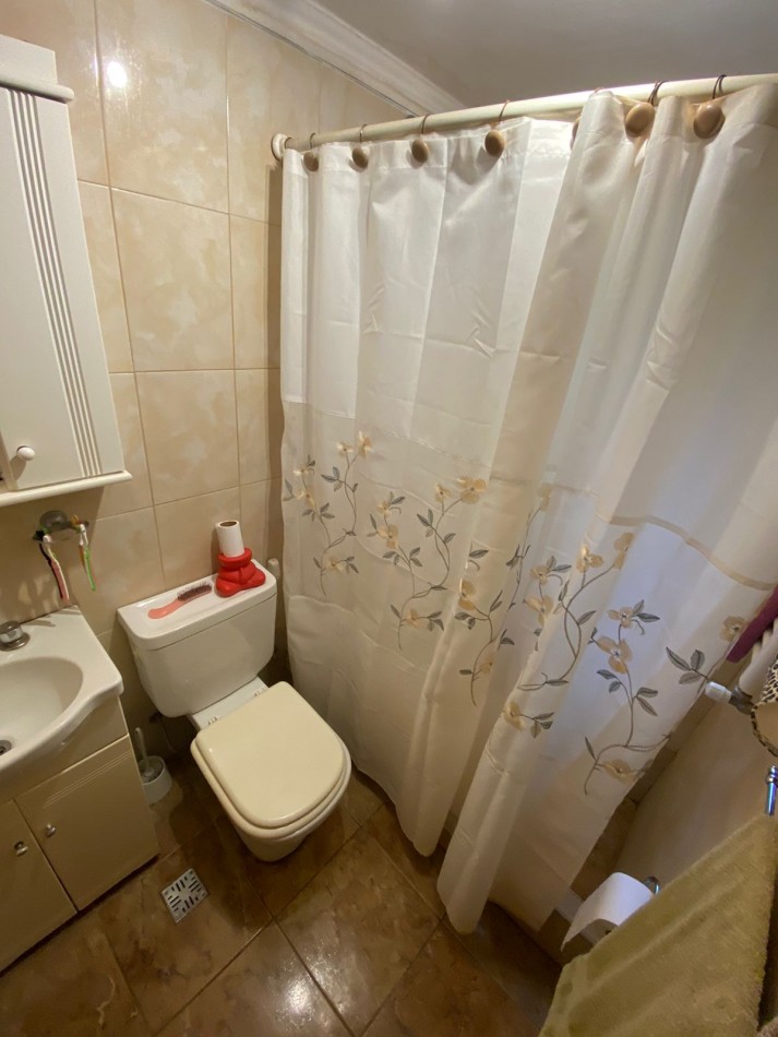 Venta- Casa de 3 ambientes con jardin, ubicada en el Bosque Peralta Ramos.