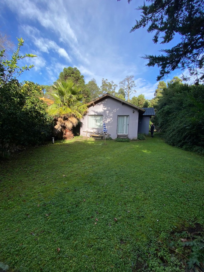 Venta- Casa de 3 ambientes con jardin, ubicada en el Bosque Peralta Ramos.
