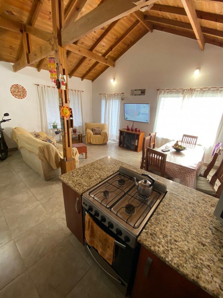 Venta- Casa de 3 ambientes con jardin, ubicada en el Bosque Peralta Ramos.
