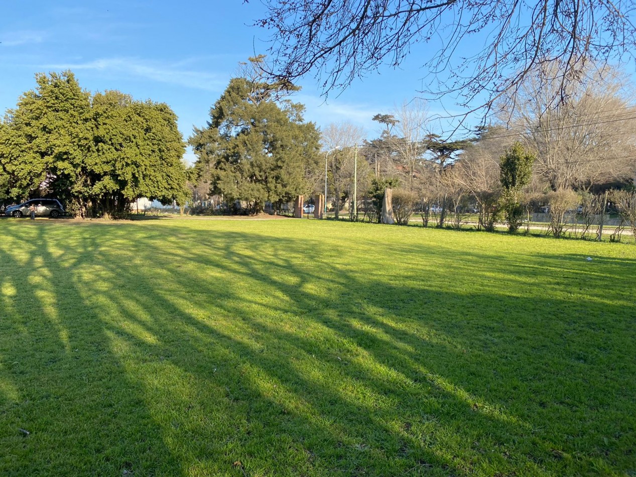 Venta- Manzana con vivienda y local comercial.