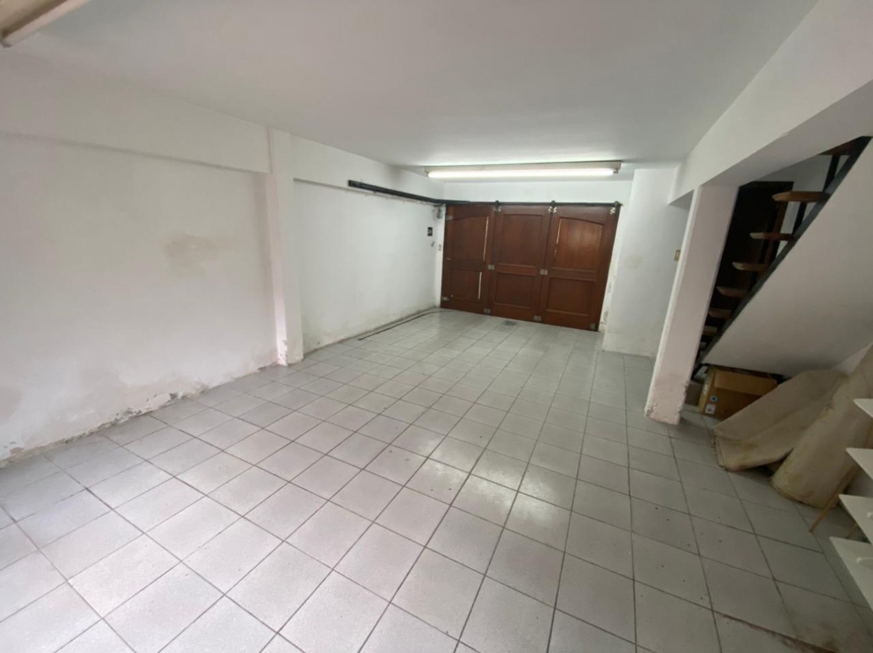 Venta- Duplex tres ambientes con jardin.