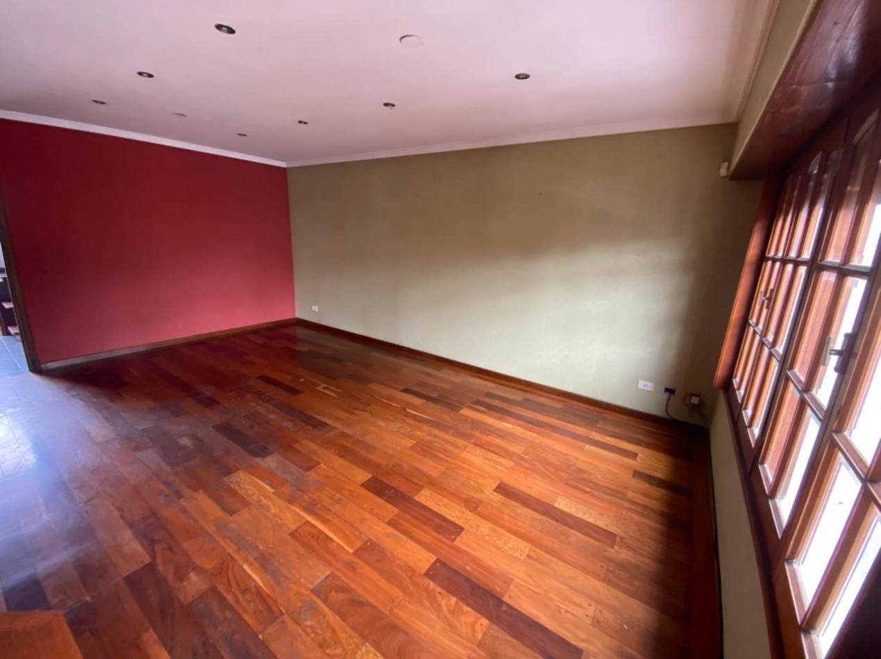 Venta- Duplex tres ambientes con jardin.