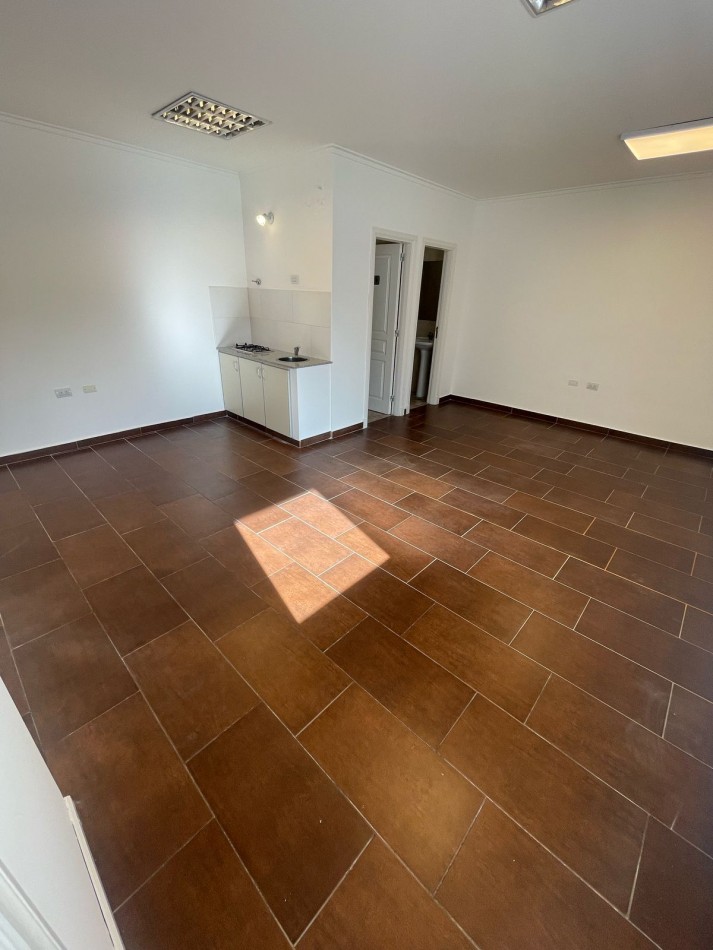 Alquiler 24 meses - Oficina / Consultorio / Showroom