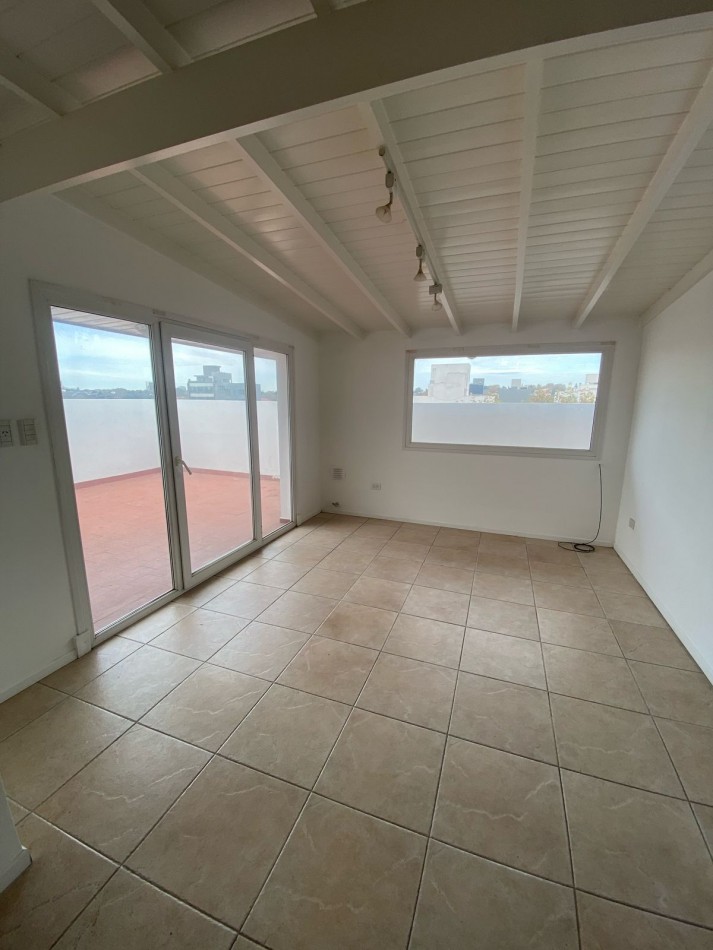 ALQUILER 24 MESES- DEPARTAMENTO TRES AMBIENTES CON TERRAZA.